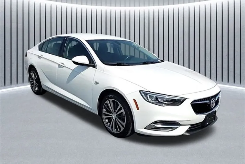 2018 Buick Regal Sportback Preferred photo 1