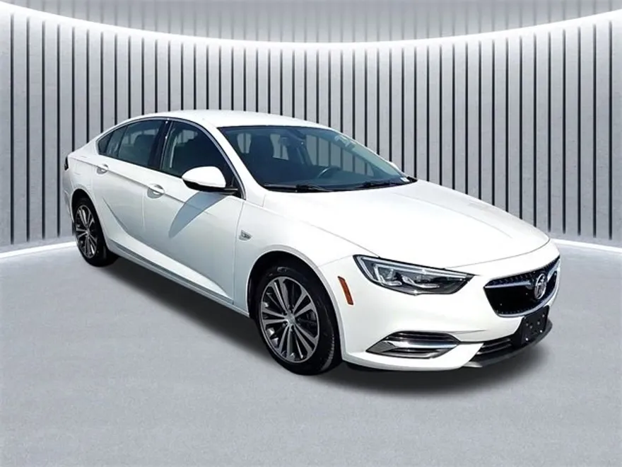 2018 Buick Regal Sportback Preferred photo 1