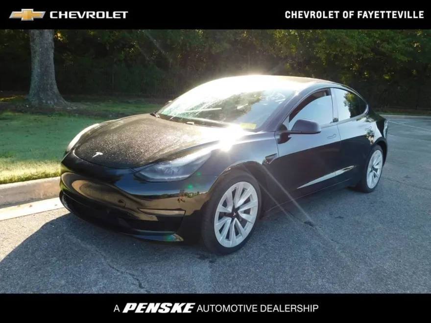 2021 Tesla Model 3 Standard Range Plus photo 1