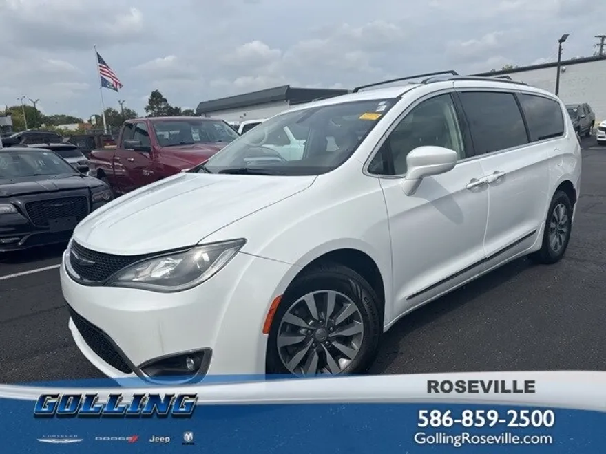 2020 Chrysler Pacifica Touring Plus photo 1
