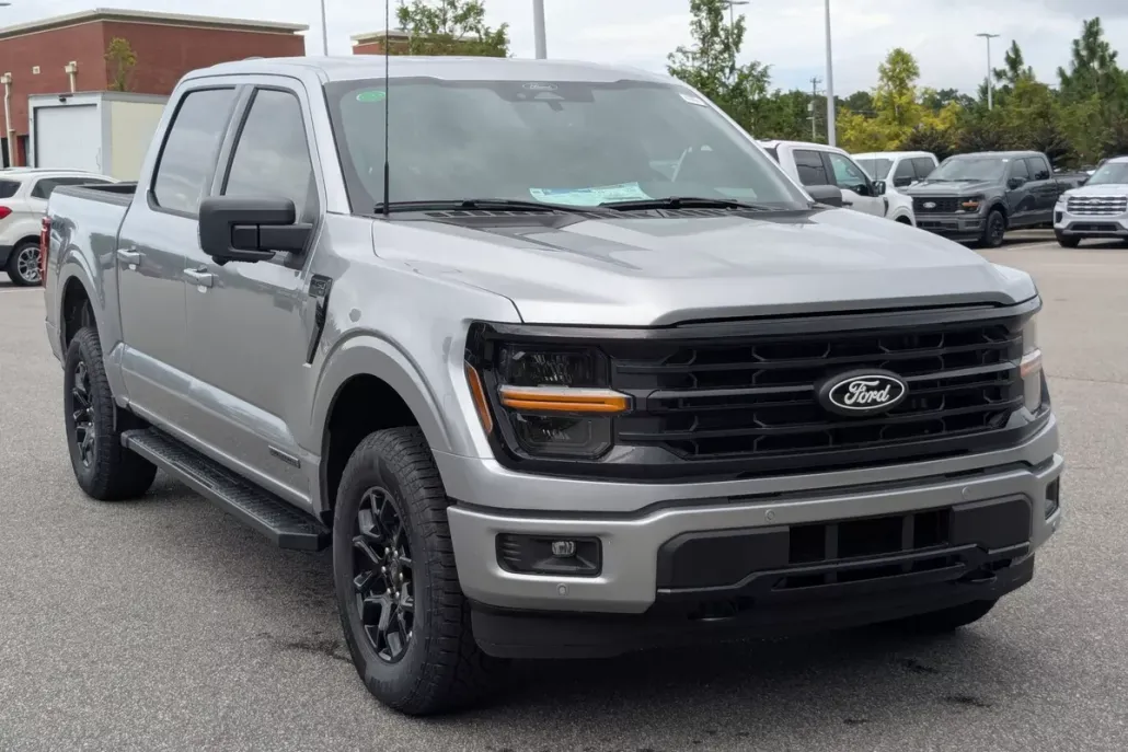2025 Ford F-150 XLT photo 1