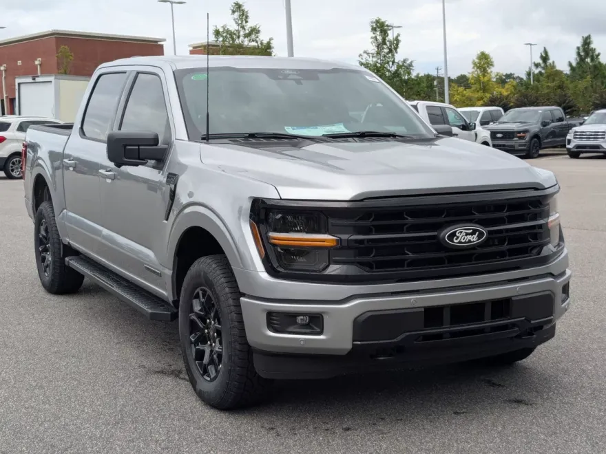 2025 Ford F-150 XLT photo 1
