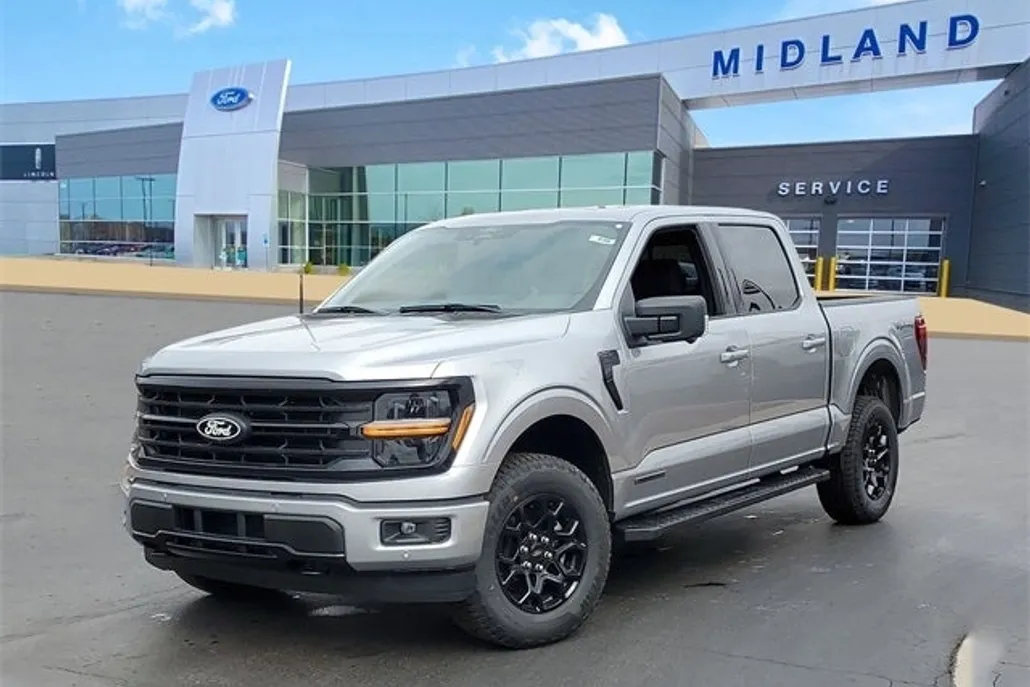 2025 Ford F-150 XLT photo 1