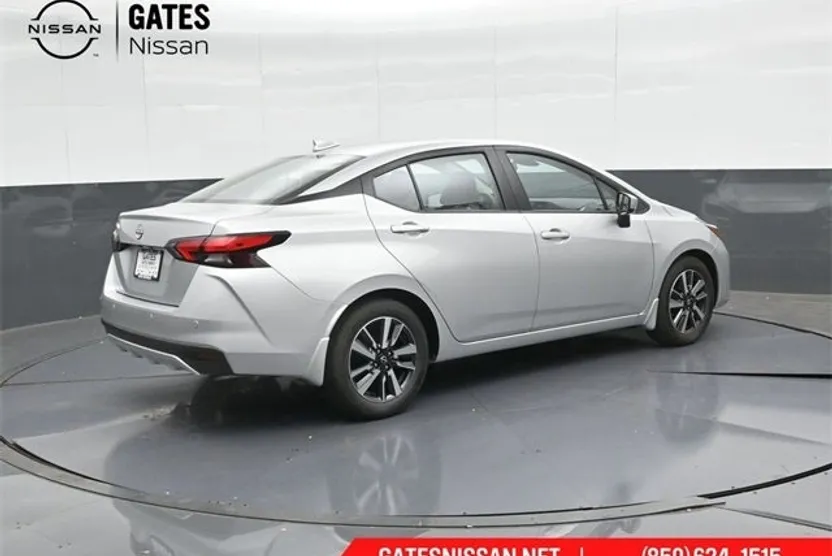 2025 Nissan Versa SV photo 1