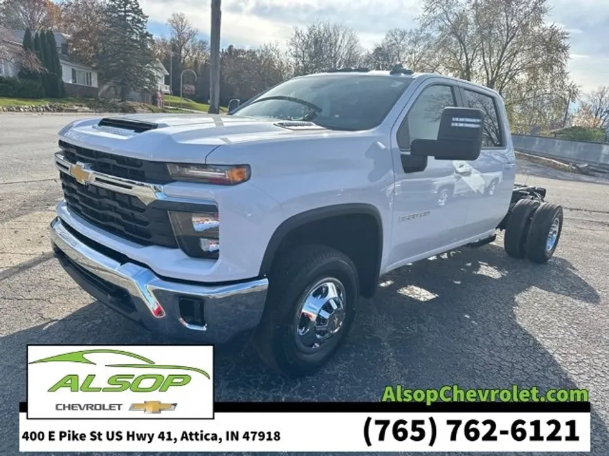 2025 Chevrolet Silverado 3500HD LT photo 1