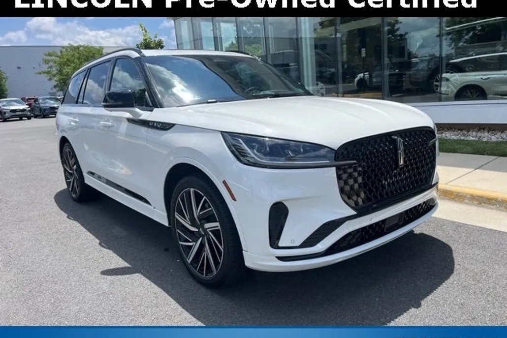 2025 Lincoln Aviator Black Label photo 1