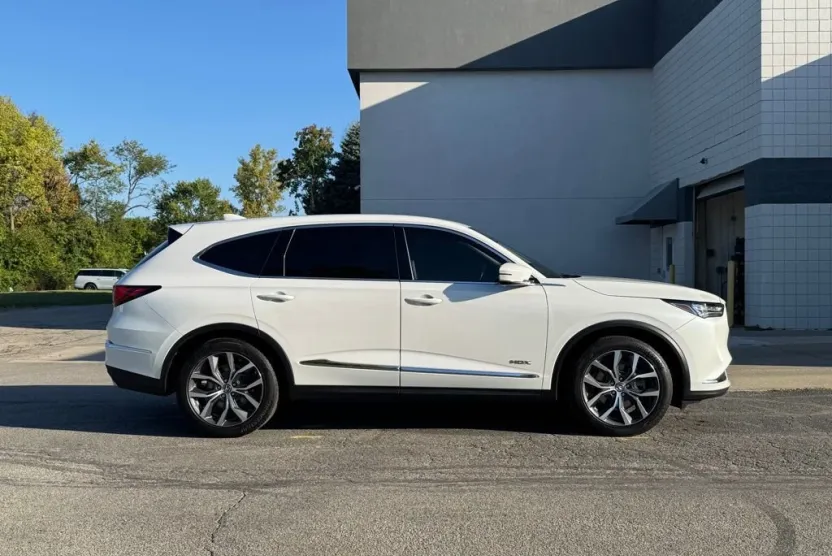 2023 Acura MDX SH-AWD Technology photo 1