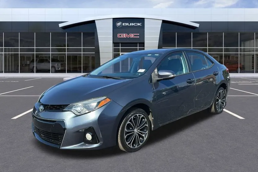 2015 Toyota Corolla L photo 1