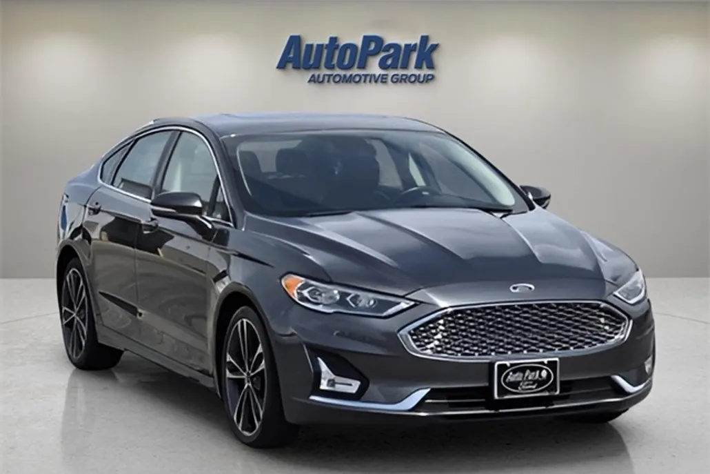 2020 Ford Fusion Titanium photo 1