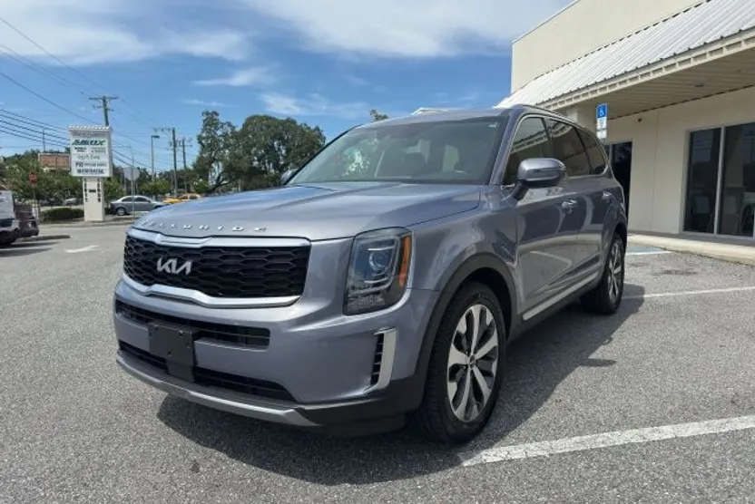 2022 Kia Telluride S photo 1