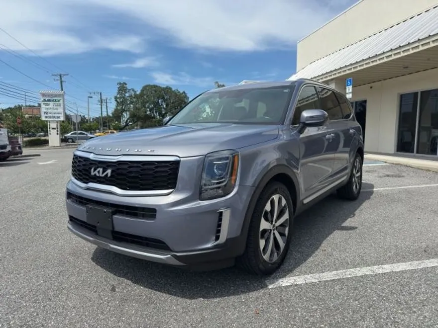 2022 Kia Telluride S photo 1