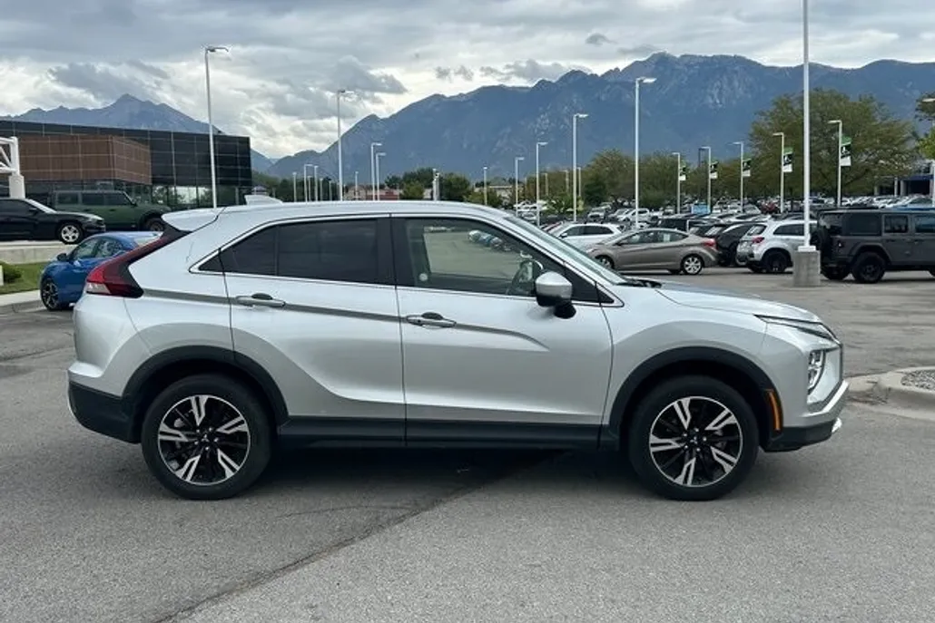 2024 Mitsubishi Eclipse Cross SE photo 1