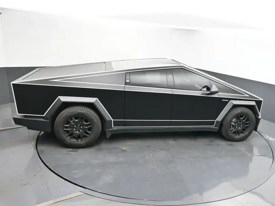 2024 Tesla Cybertruck Cyberbeast photo 31