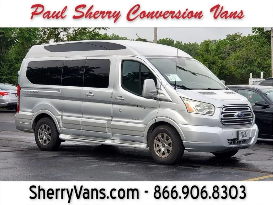 2017 Ford Transit XLT photo 1