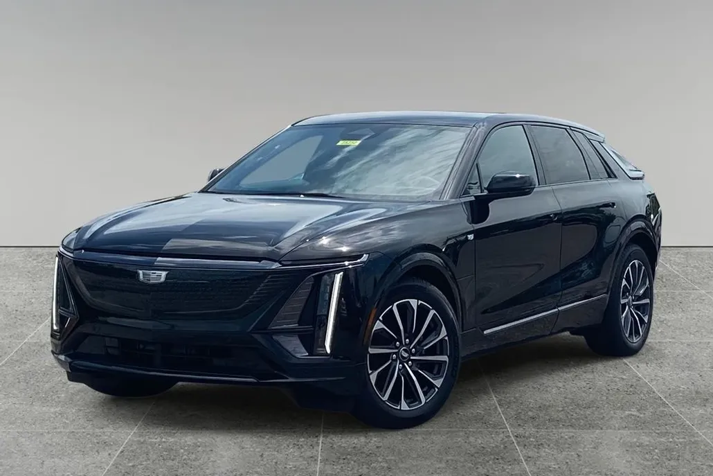 2025 Cadillac Lyriq Sport photo 1