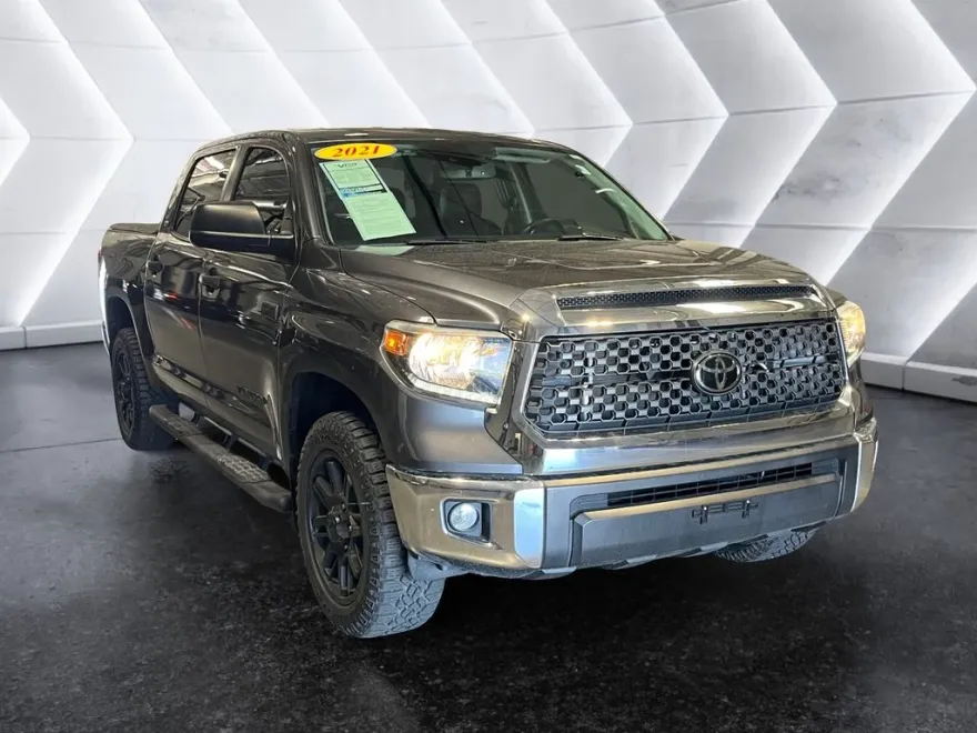 2021 Toyota Tundra SR5 CrewMax photo 1