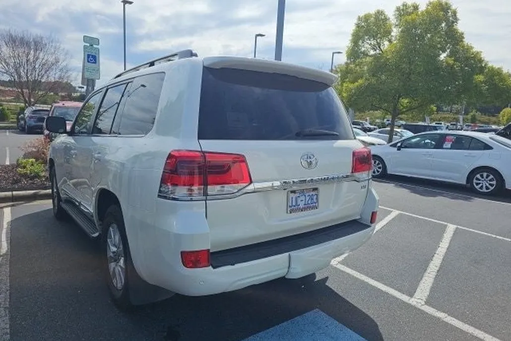 2021 Toyota Land Cruiser Base photo 1