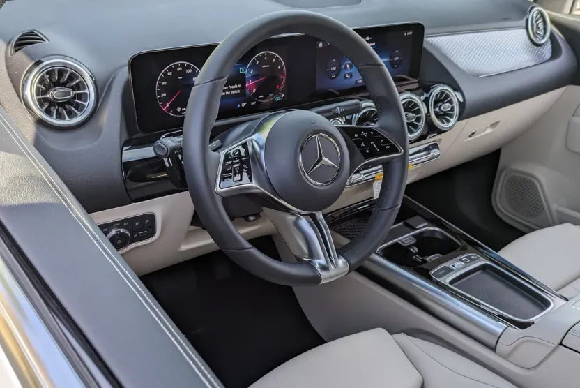 2025 Mercedes Benz GLA 250 photo 1