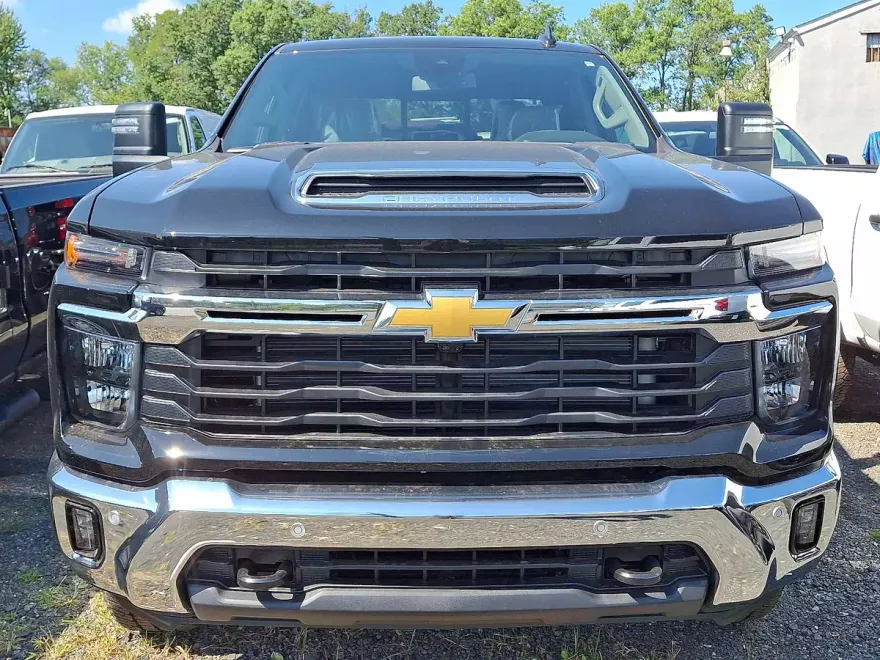 2025 Chevrolet Silverado 2500HD LT photo 1