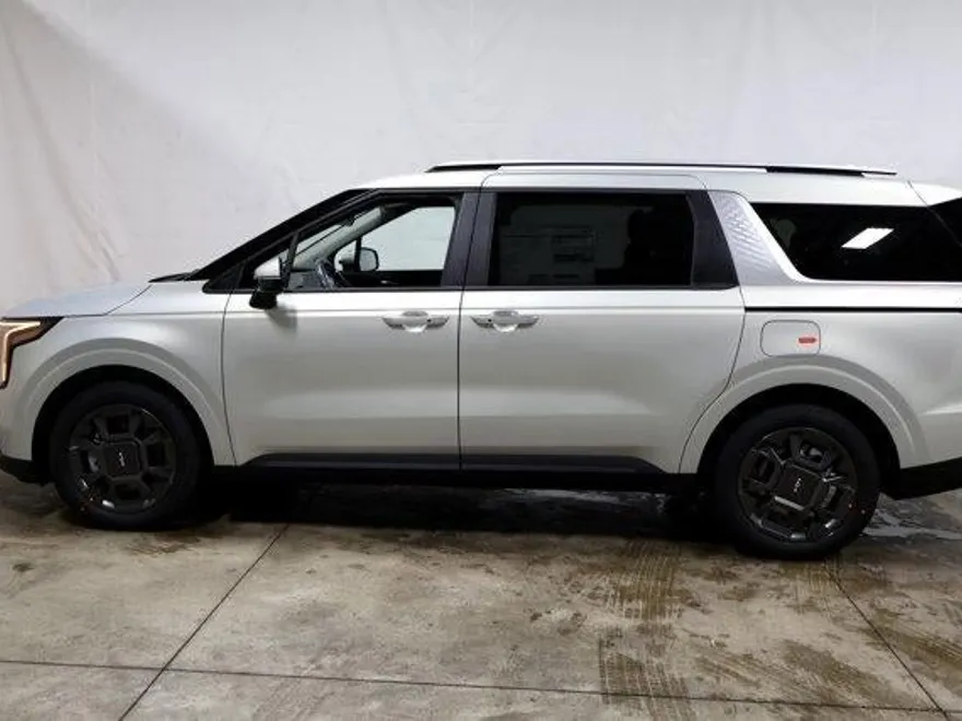 2026 Kia Carnival EX photo 1