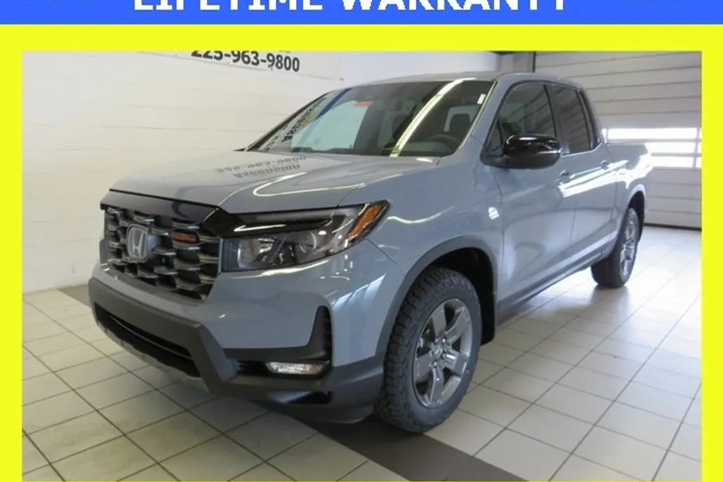 2025 Honda Ridgeline TrailSport photo 1