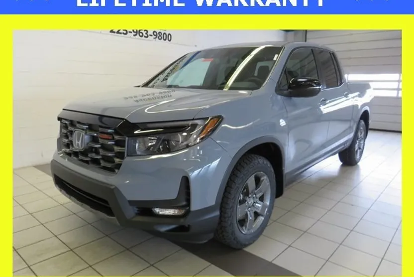 2025 Honda Ridgeline TrailSport photo 1