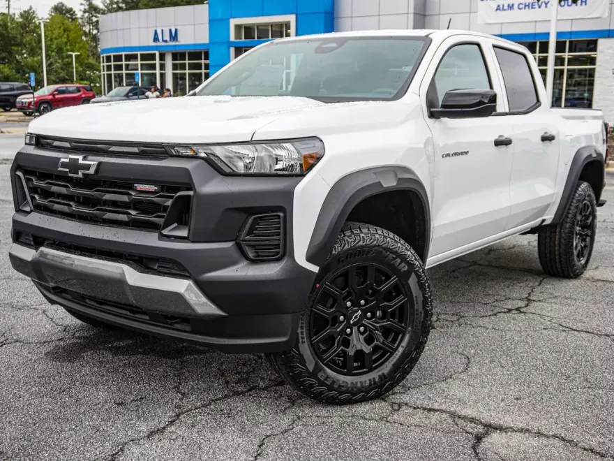2026 Chevrolet Colorado Trail Boss photo 1