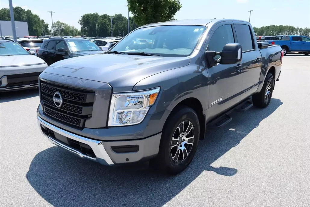 2024 Nissan Titan SV photo 1