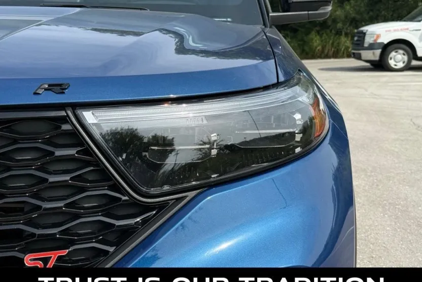 2020 Ford Explorer ST photo 1