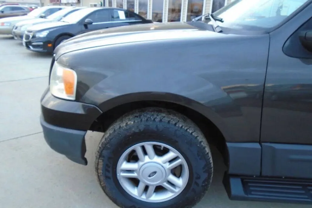 2005 Ford Expedition XLT photo 1