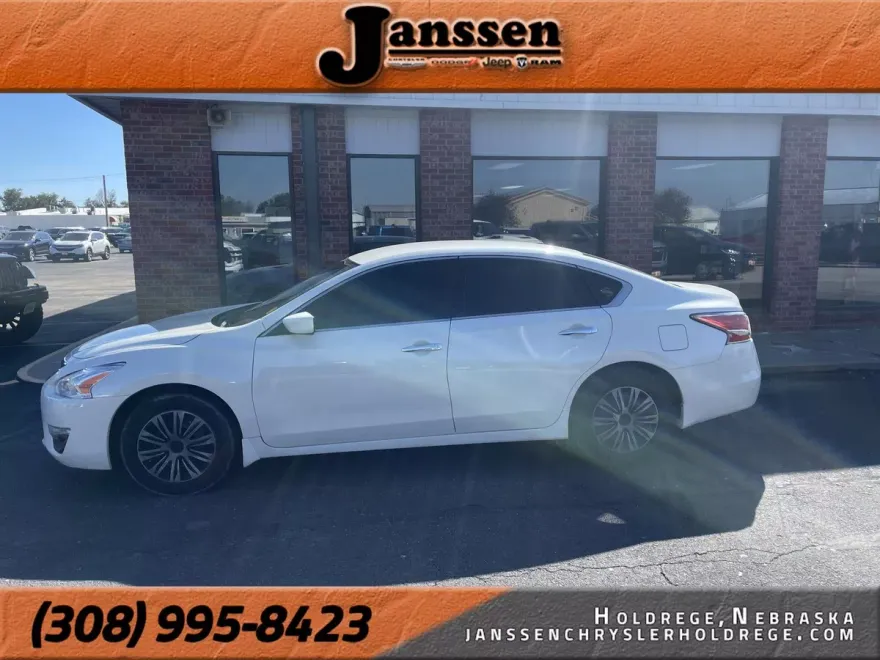 2014 Nissan Altima 2.5 S photo 1