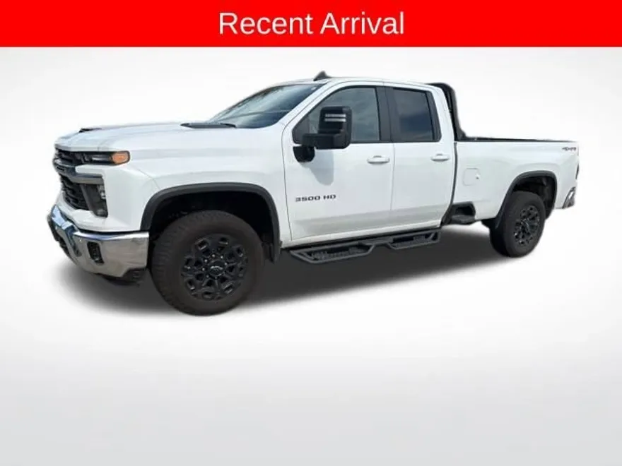 2025 Chevrolet Silverado 3500HD LT photo 1