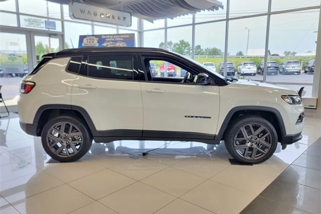 2025 Jeep Compass Limited photo 1