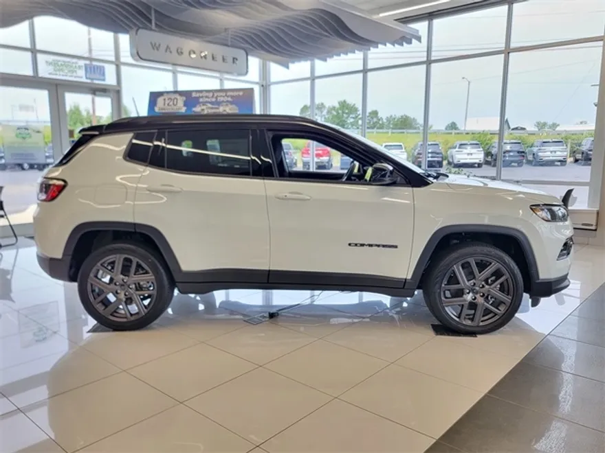 2025 Jeep Compass Limited photo 1