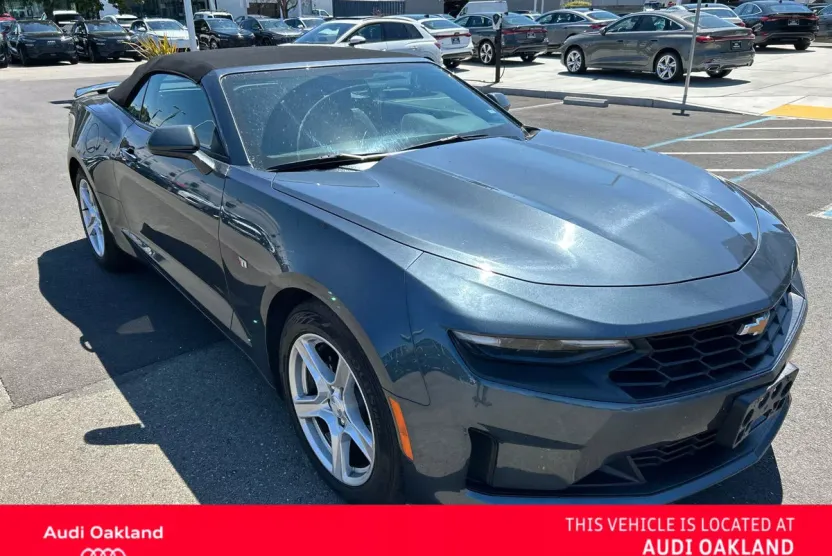2023 Chevrolet Camaro 1LT photo 1
