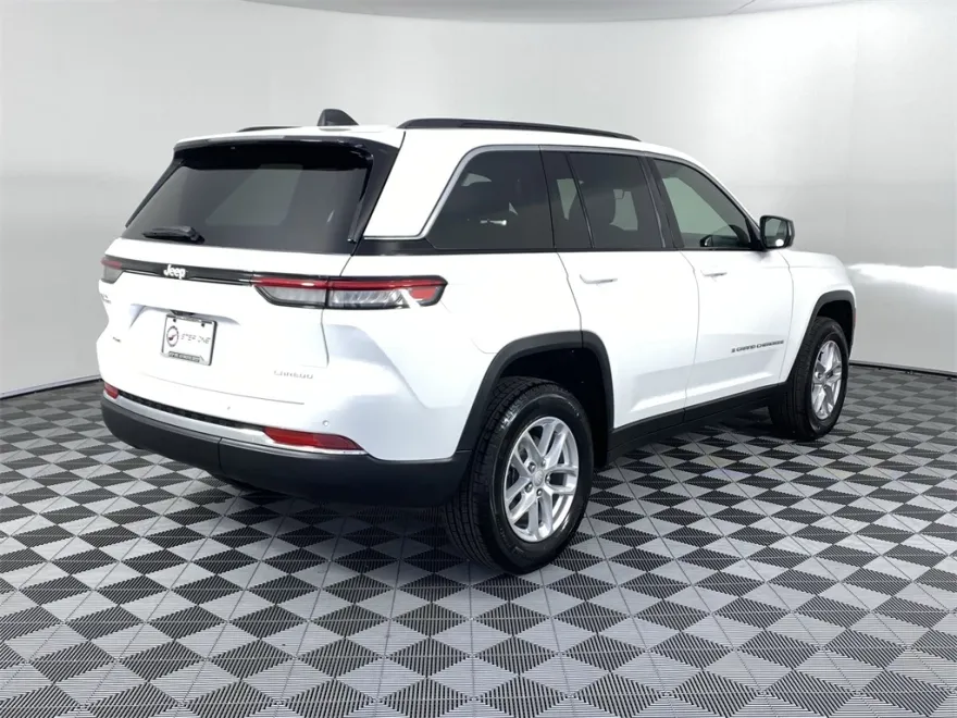 2025 Jeep Grand Cherokee Laredo X photo 1