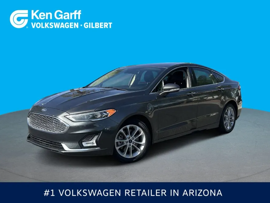 2019 Ford Fusion Energi Titanium photo 1