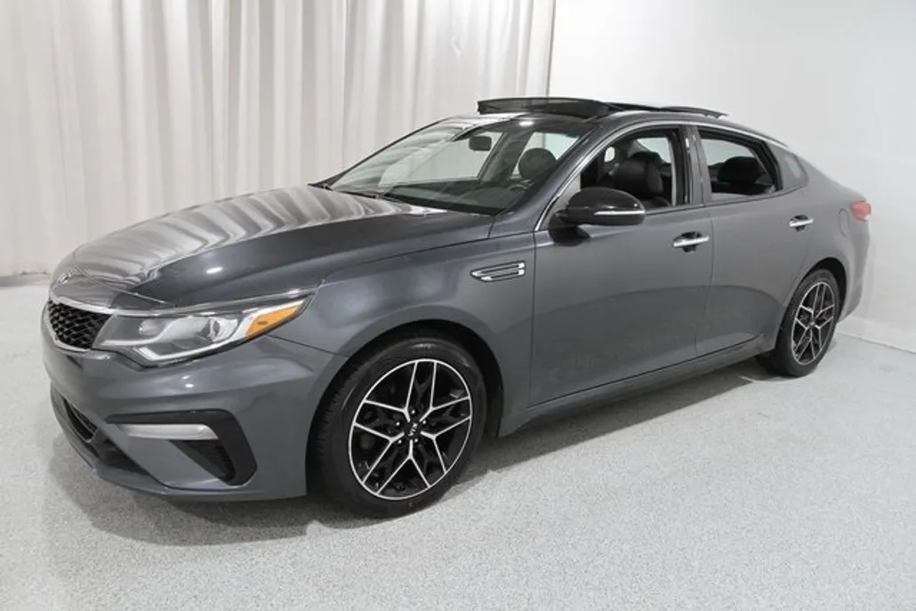 2020 Kia Optima SE photo 1