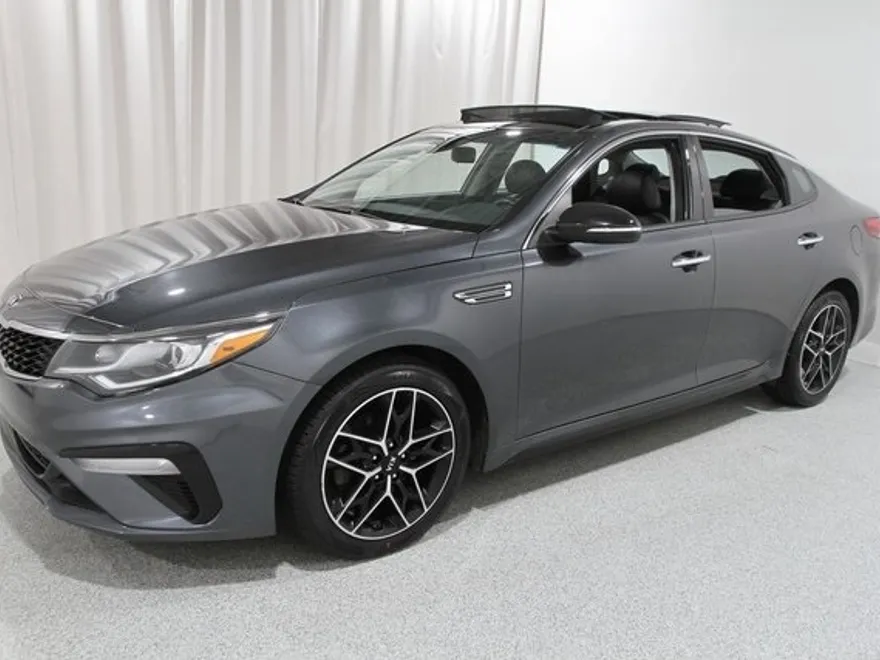 2020 Kia Optima SE photo 1