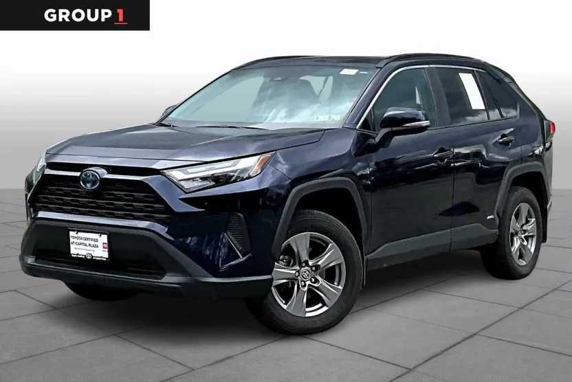 2024 Toyota RAV4 Hybrid XLE photo 1