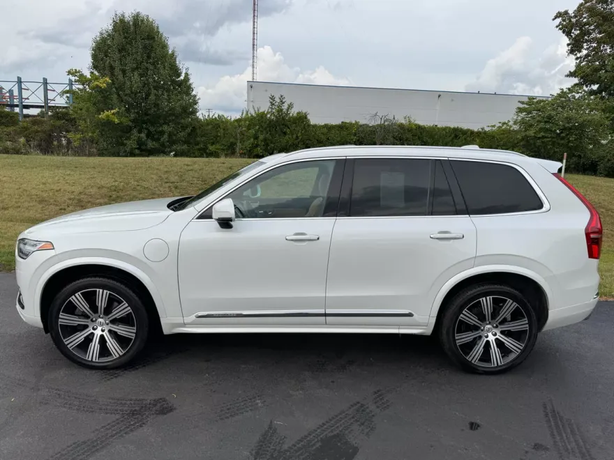 2021 Volvo XC90 T8 Inscription photo 1