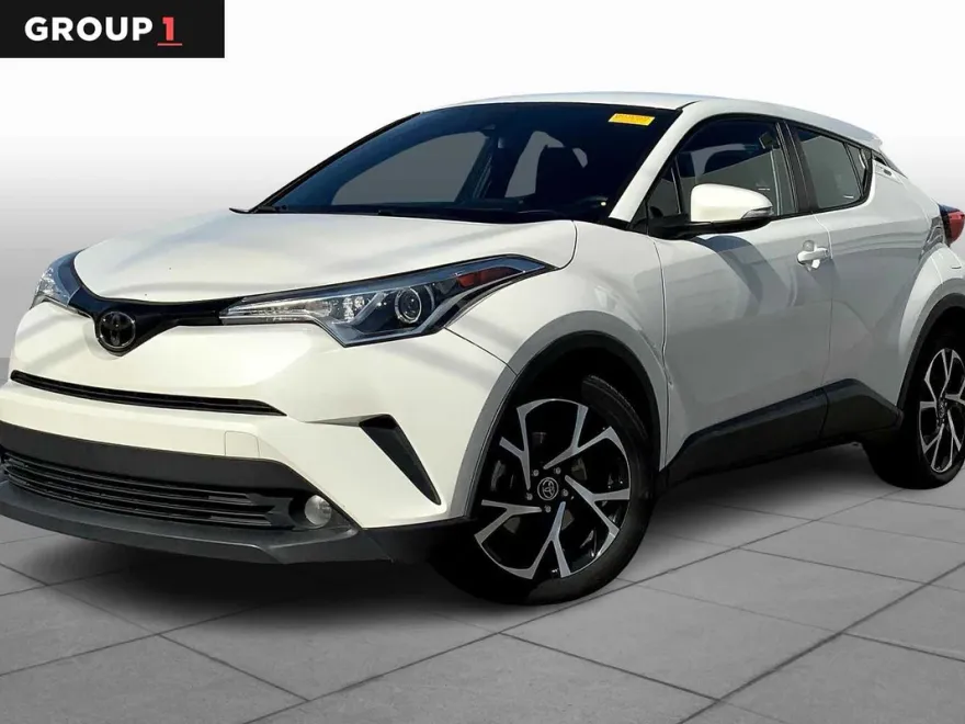 2018 Toyota C-HR XLE photo 1