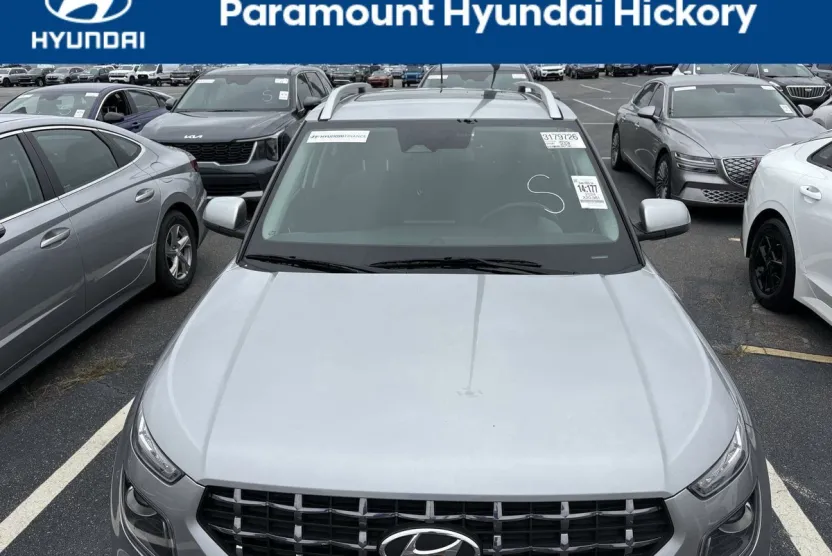 2024 Hyundai Venue SEL photo 1