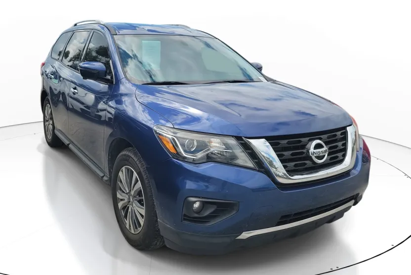 2019 Nissan Pathfinder SL photo 1