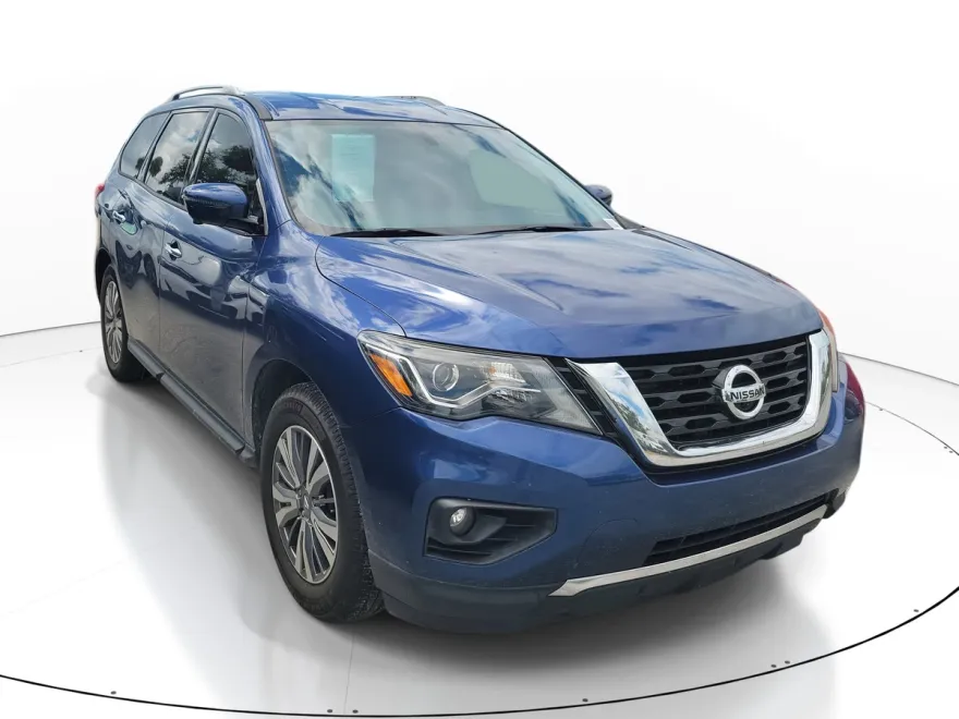 2019 Nissan Pathfinder SL photo 1