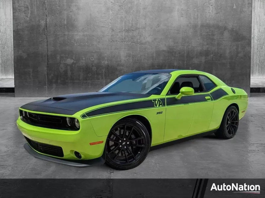2023 Dodge Challenger R/T Scat Pack photo 1