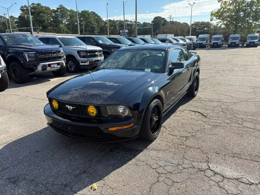 2006 Ford Mustang GT photo 1
