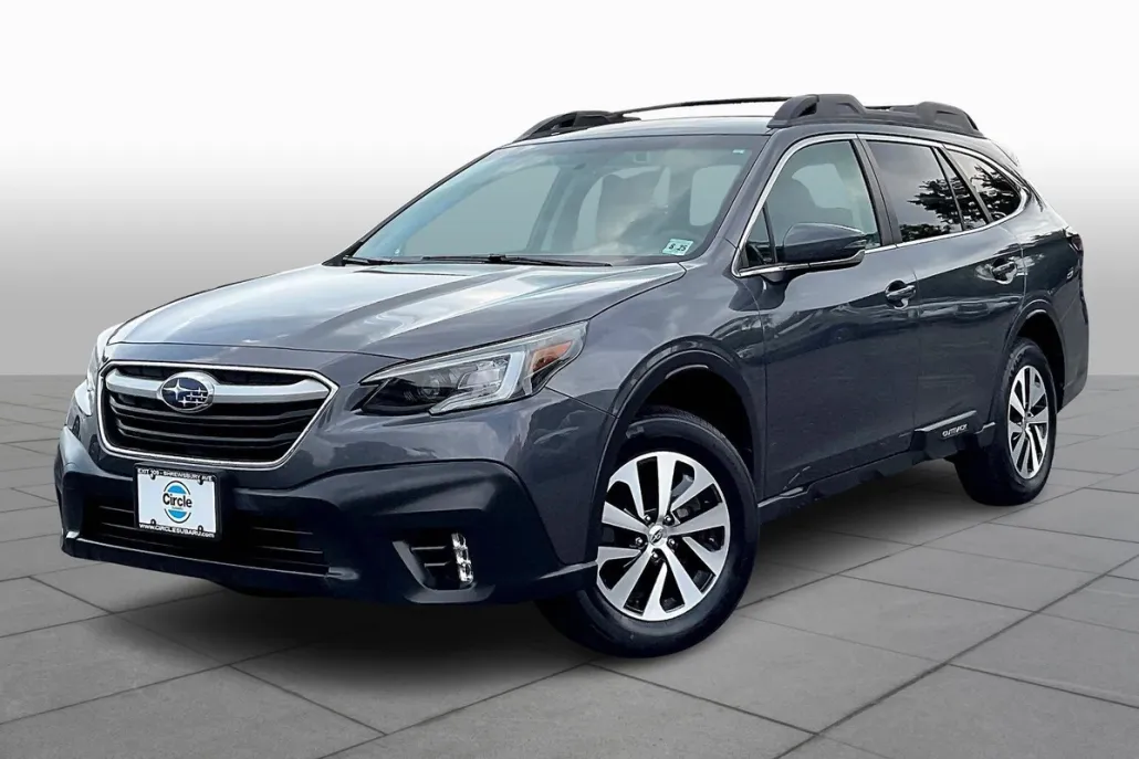 2020 Subaru Outback Premium photo 1