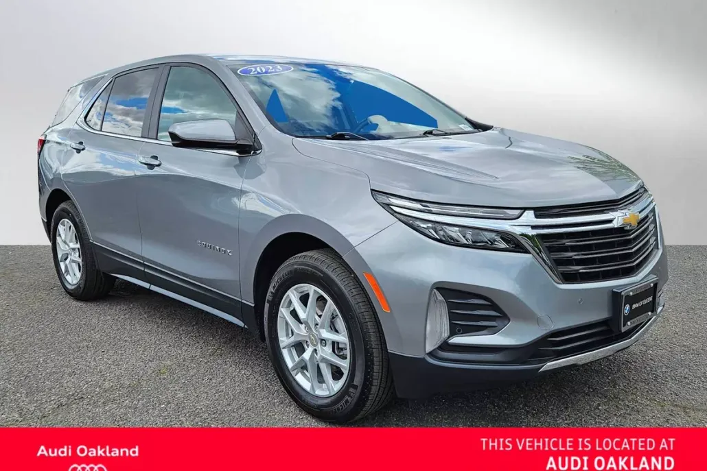 2023 Chevrolet Equinox LT photo 1