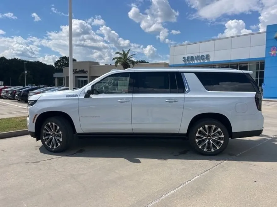 2026 Chevrolet Suburban High Country photo 1
